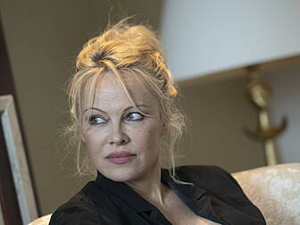 Pamela Anderson Announces Docu...